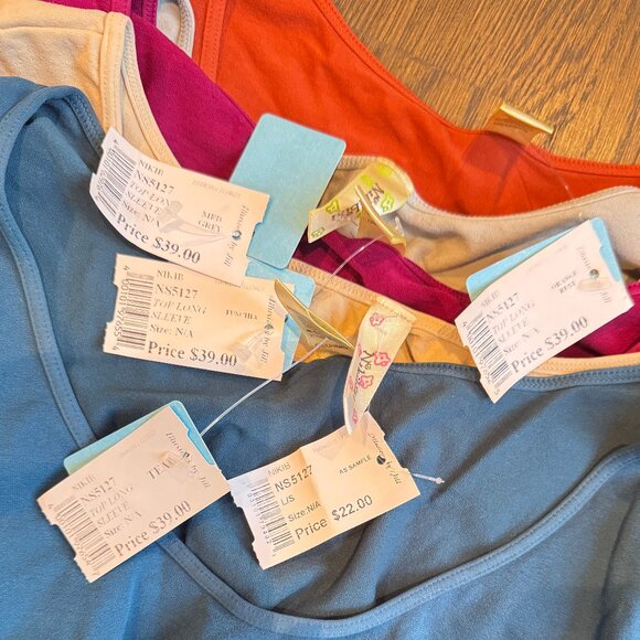 5 NEW Nikibiki Soft Long Sleeve Scoop Neck Tops - Picture 4 of 9